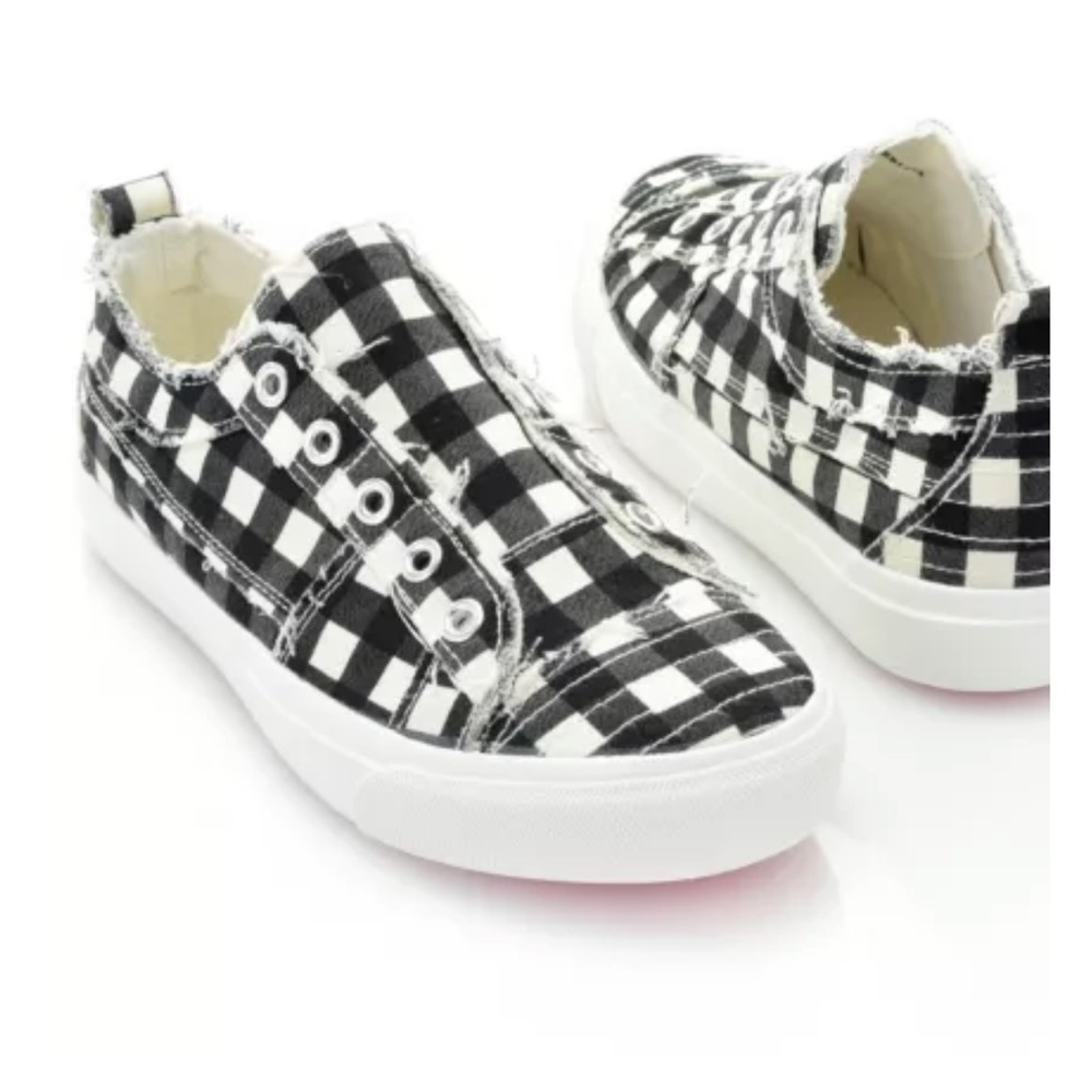 Corky’s B&W Gingham Canvas size 7 Babalu Sneaker
